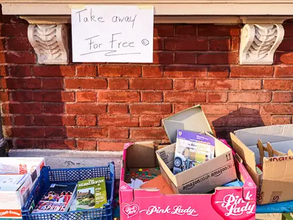 "Take away for free" sign in Erlangen