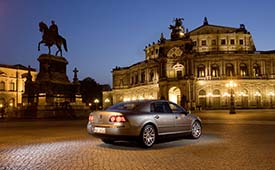 VW Phaeton and Semper Opera House