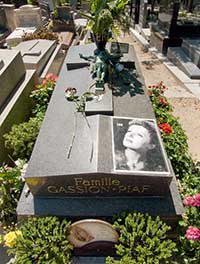 &eacute;dith Piaf tomb photo