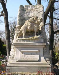 Barry St. Bernard monument at Cimeti�re des Chiens