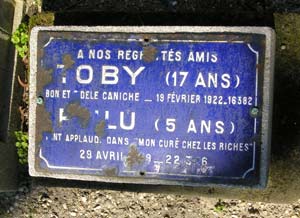 Toby grave marker at Cimeti�re des Chiens