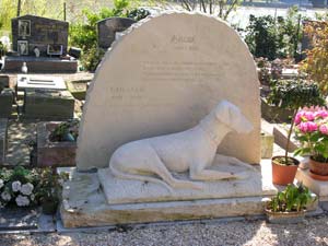 B�be and Goliath grave at Paris Dog Cemetery