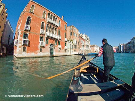 Traghetto on Grand Canal, Venice